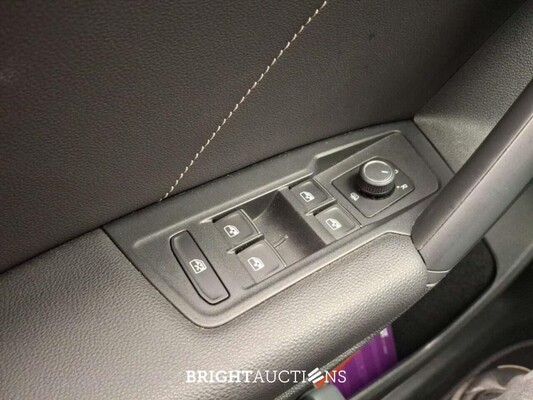 Volkswagen Tiguan R-Line 1.5 TSI 150pk 2021 (Origineel-NL), K-340-VD
