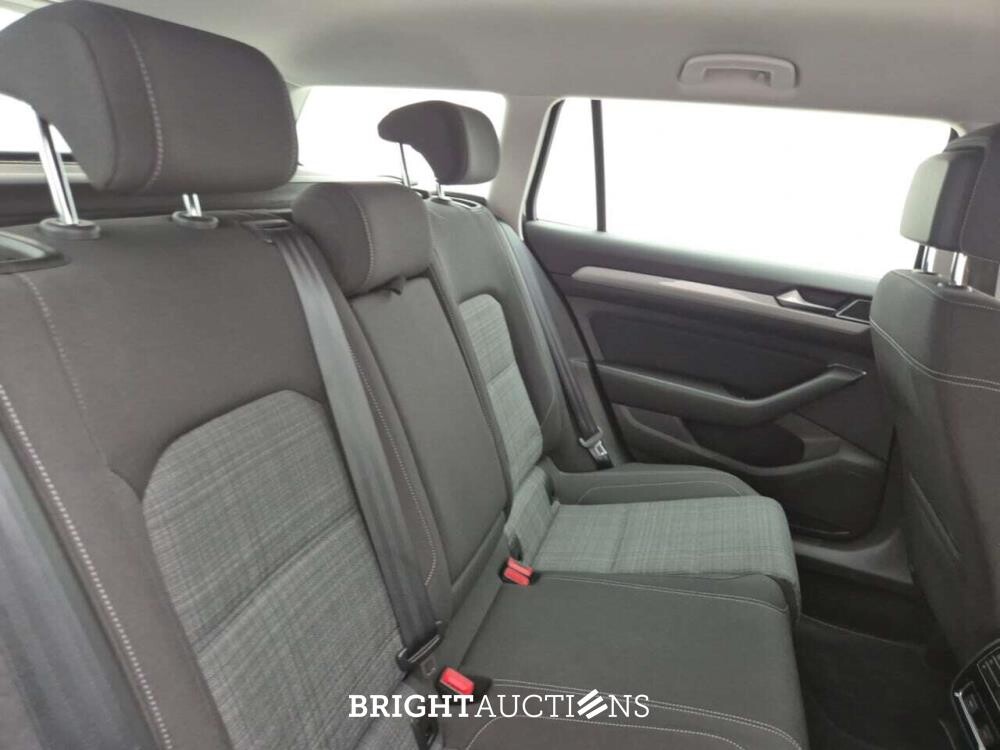 Volkswagen Passat Variant Business 1.5 TSI DSG 150pk 2021 (Origineel-NL), K-608-PS