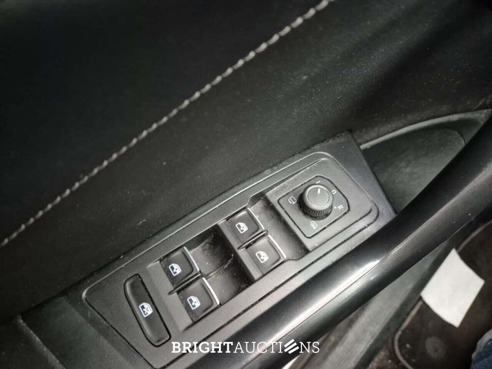 Volkswagen T-Roc R-Line Business 1.5 TSI DSG 150pk 2023 (Origineel-NL), S-317-PJ