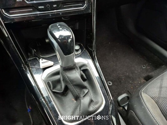Volkswagen T-Roc R-Line Business 1.5 TSI DSG 150pk 2023 (Origineel-NL), S-317-PJ
