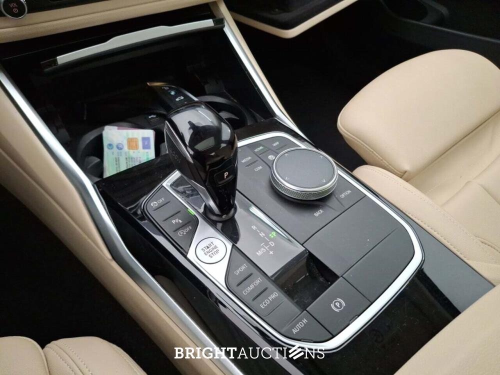 Bmw 318i Business ED 156pk 2022 (Origineel-NL) 3-Serie, P-897-FZ