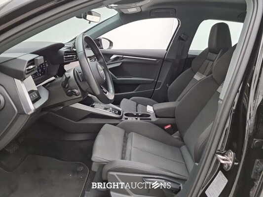 Audi A3 Sportback 35 Advance Edition TFSI S-tronic 150pk 2024 (Origineel-NL), Z-068-FL