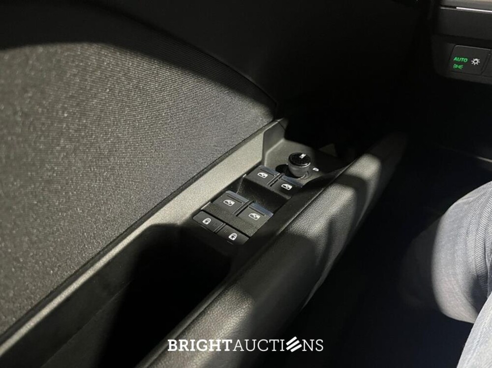 Audi Q4 e-tron 40 Launch edition Advanced Plus 77 kWh 204pk 2021 (Origineel-NL), N-823-PD