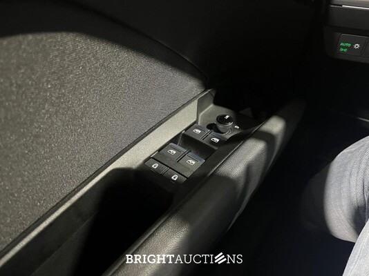 Audi Q4 e-tron 40 Launch edition Advanced Plus 77 kWh 204pk 2021 (Origineel-NL), N-823-PD