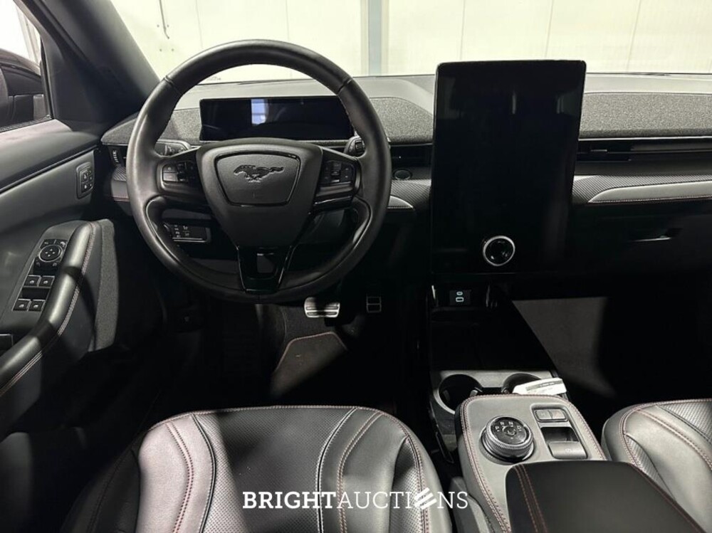 Ford Mustang Mach-E AWD 75 kWh 258pk 2021 (Origineel-NL), L-890-ZD