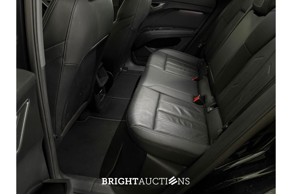 Audi Q4 40 Advanced edition 77 kWh 204hp 2022 (Original-NL), P-242-HB