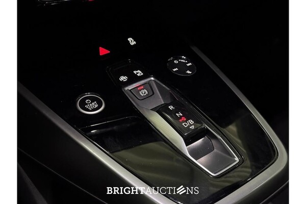 Audi Q4 40 Launch edition Advanced 77 kWh 204pk 2021 (Origineel-NL), N-883-PK