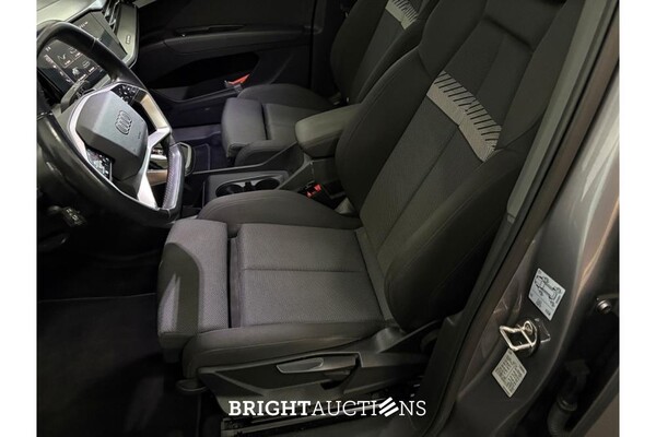 Audi Q4 40 Launch edition Advanced 77 kWh 204pk 2021 (Origineel-NL), N-883-PK