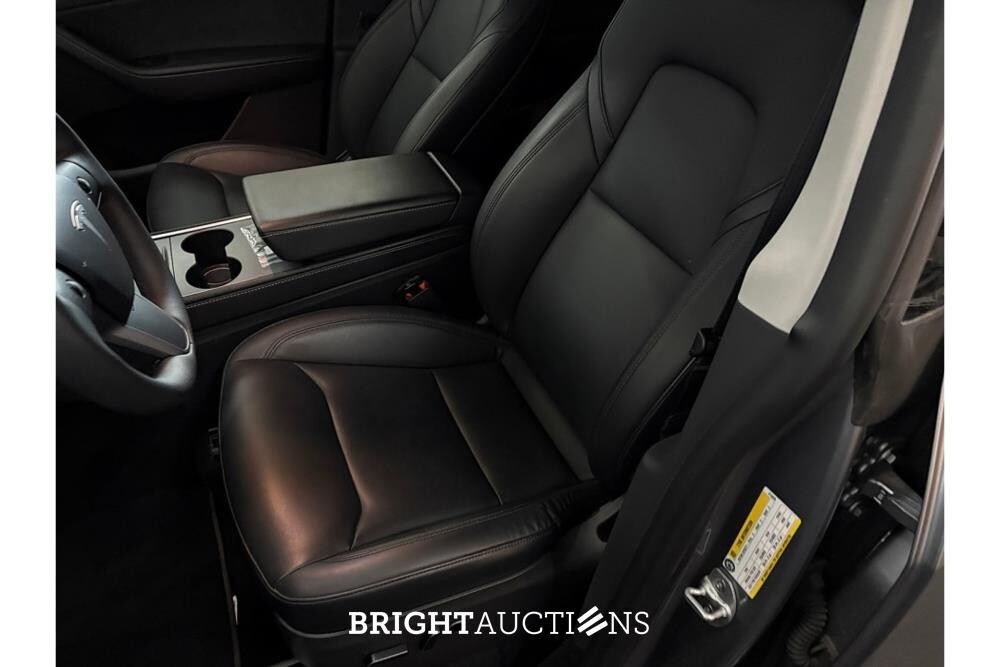 Tesla Model Y RWD 58 kWh 238hp 2024 (Original-NL), Z-870-HT