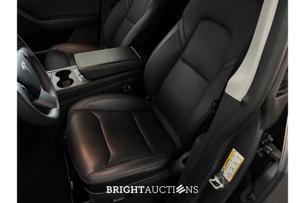 Tesla Model Y RWD 58 kWh 238hp 2024 (Original-NL), Z-870-HT