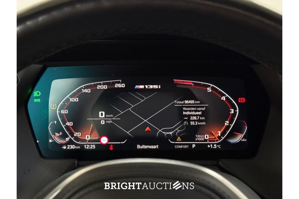 BMW M135 i Business Edition xDrive 306pk 2021 (Origineel-NL) 1-Serie, N-977-HZ