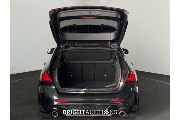 BMW M135 i Business Edition xDrive 306pk 2021 (Origineel-NL) 1-Serie, N-977-HZ