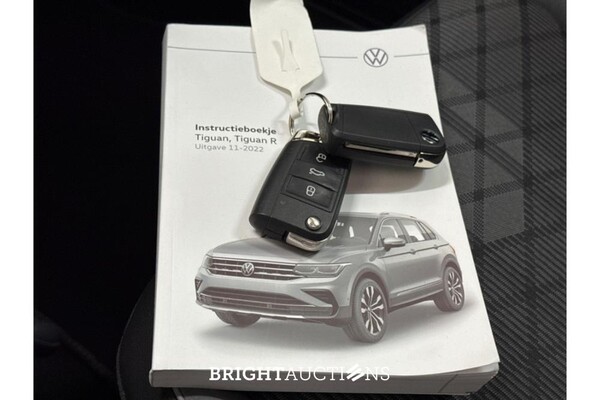 Volkswagen Tiguan R-Line Business 1.5 TSI 149pk 2023 (Origineel-NL), S-564-RH