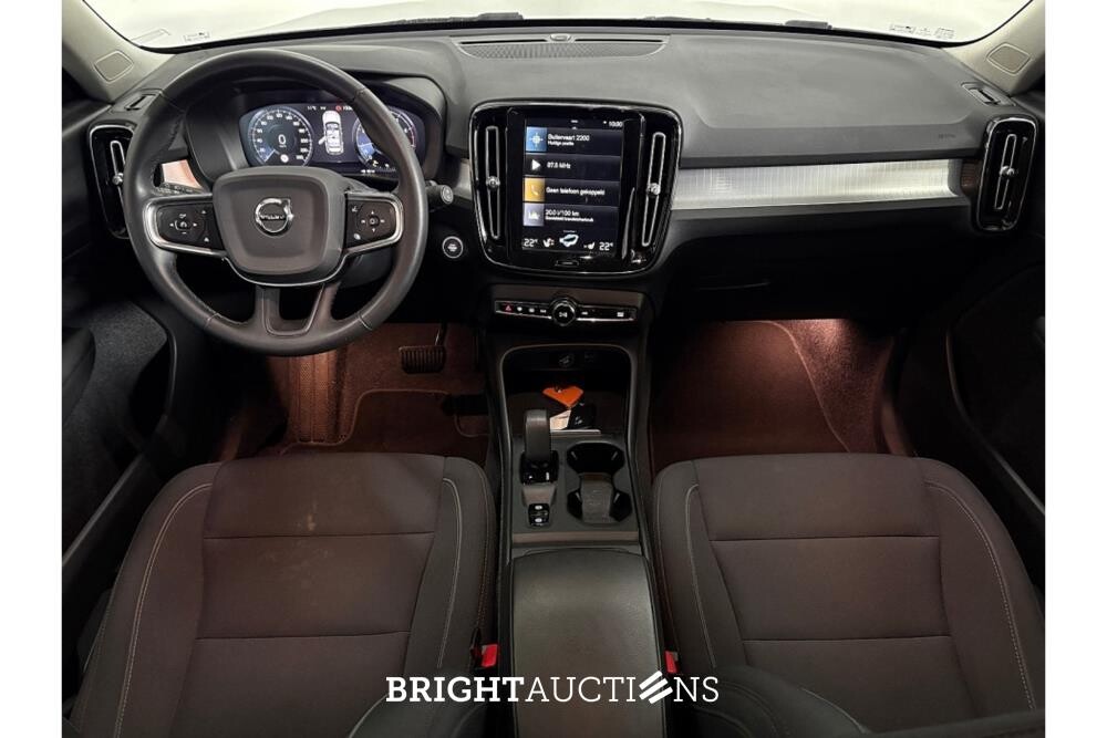 Volvo XC40 T2 Momentum Business 1.5 129pk 2022 (Origineel-NL), P-731-XB