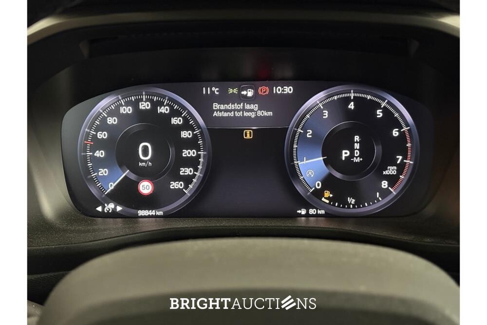 Volvo XC40 T2 Momentum Business 1.5 129pk 2022 (Origineel-NL), P-731-XB