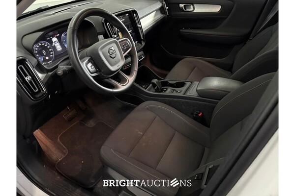 Volvo XC40 T2 Momentum Business 1.5 129pk 2022 (Origineel-NL), P-731-XB