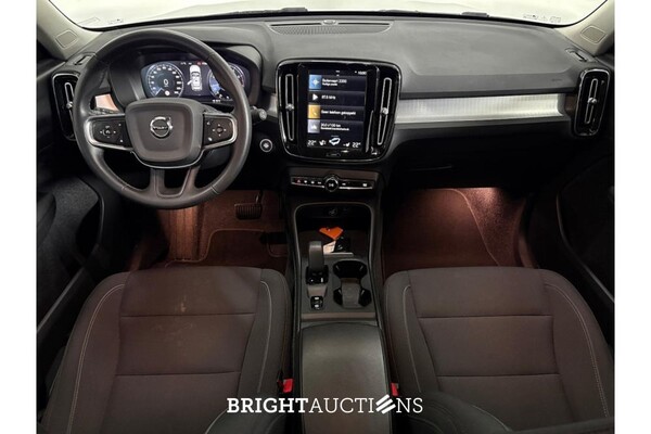 Volvo XC40 T2 Momentum Business 1.5 129pk 2022 (Origineel-NL), P-731-XB