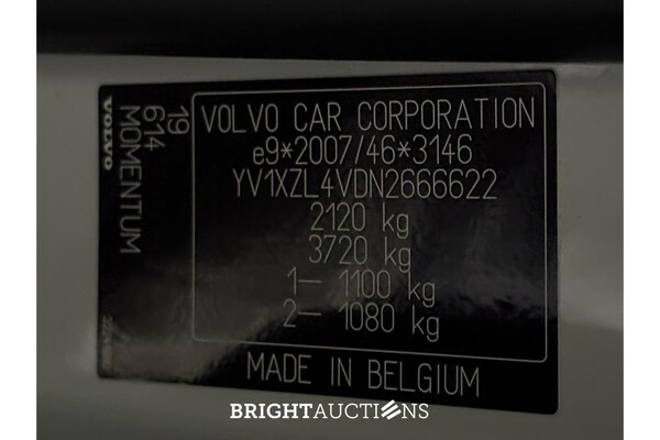 Volvo XC40 T2 Momentum Business 1.5 129pk 2022 (Origineel-NL), P-731-XB