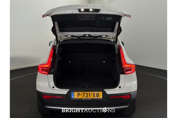 Volvo XC40 T2 Momentum Business 1.5 129pk 2022 (Origineel-NL), P-731-XB