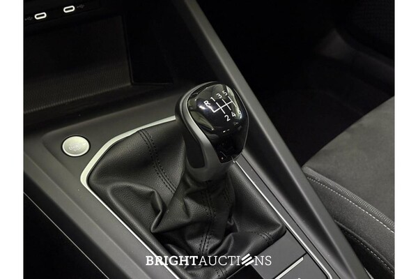 Volkswagen Golf Life Business 1.5 TSI 130pk 2022 (Origineel-NL), R-067-KZ