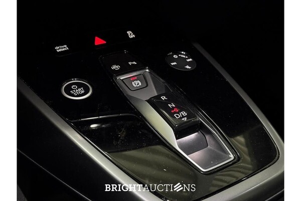 Audi Q4 40 Advanced edition 77 kWh 204pk 2022 (Origineel-NL), P-242-HB