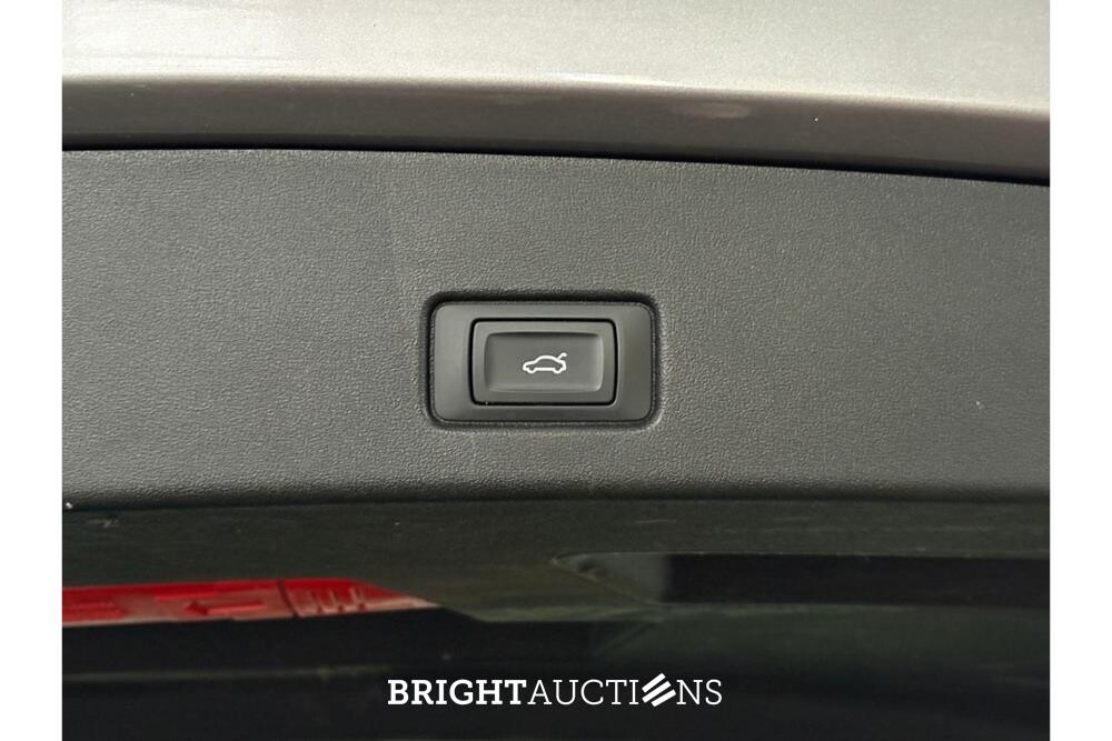 Audi Q4 40 Launch edition Advanced 77 kWh 204pk 2021 (Origineel-NL), N-883-PK