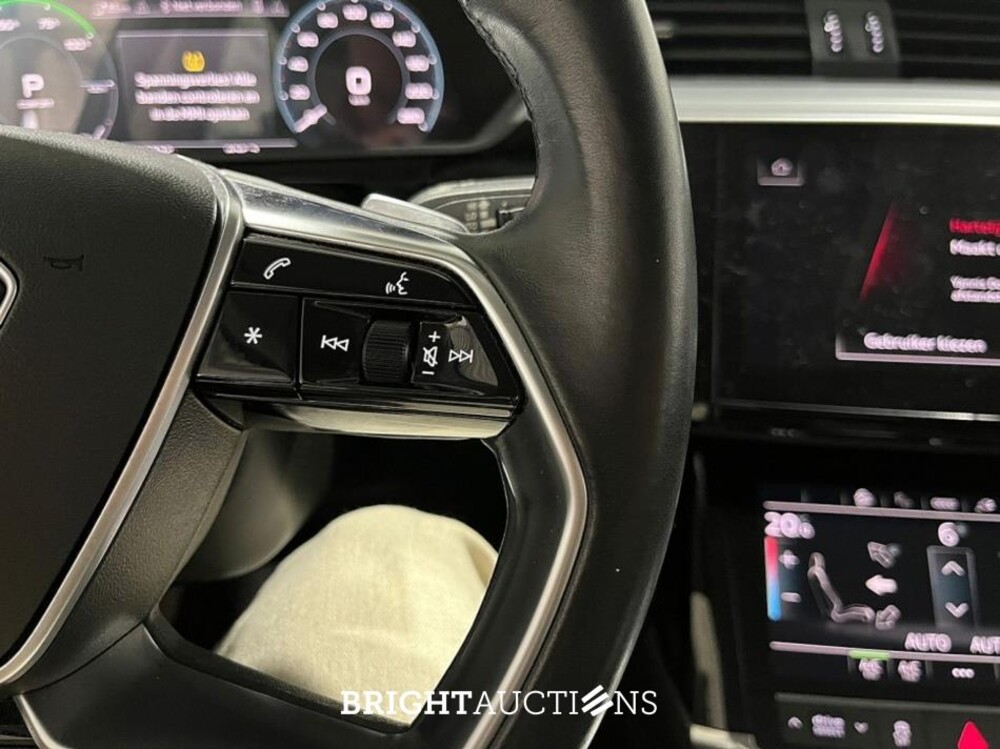 Audi e-tron 50 edition Quattro 71 kWh 313pk 2021 (Origineel-NL), K-738-RV