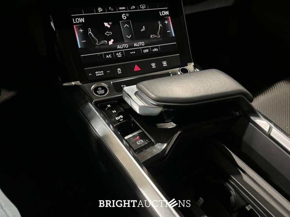 Audi e-tron 55 edition Quattro 95 kWh 408pk 2022 (Origineel-NL), R-205-DL