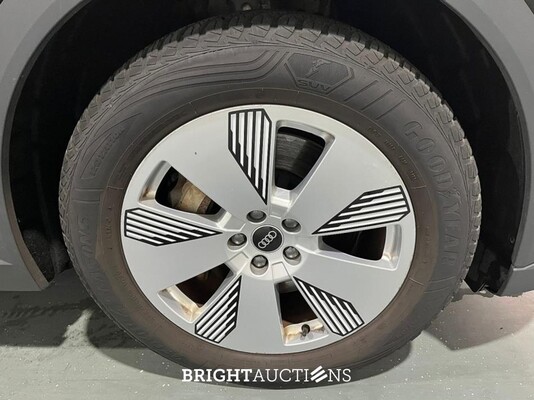 Audi e-tron 55 edition Quattro 95 kWh 408pk 2022 (Origineel-NL), R-205-DL