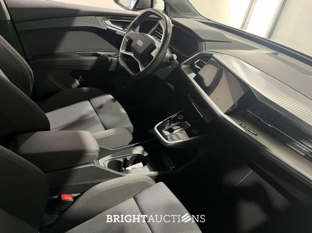 Audi Q4 e-tron 40 Launch edition Advanced Plus 77 kWh 204pk 2021 (Origineel-NL), N-823-PD