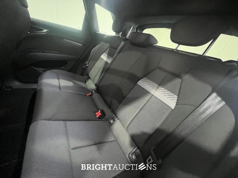 Audi Q4 e-tron 40 Launch edition Advanced Plus 77 kWh 204pk 2021 (Origineel-NL), N-823-PD