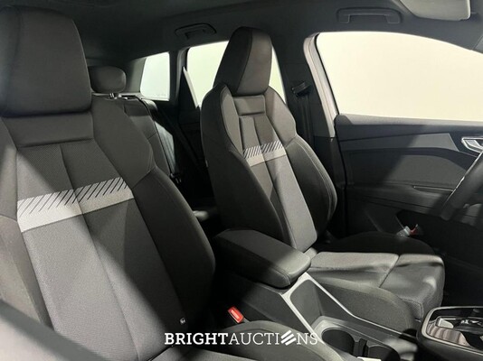 Audi Q4 e-tron 40 Launch edition Advanced Plus 77 kWh 204pk 2021 (Origineel-NL), N-823-PD