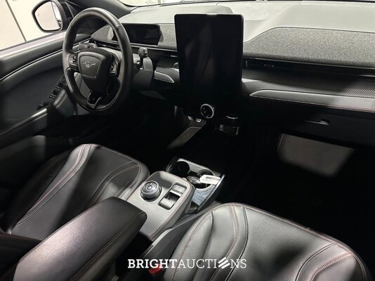 Ford Mustang Mach-E AWD 75 kWh 258hp 2021 (Original-NL), L-890-ZD