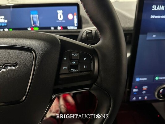 Ford Mustang Mach-E AWD 75 kWh 258hp 2021 (Original-NL), L-890-ZD