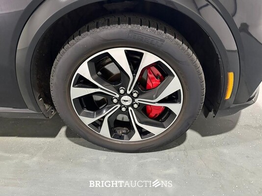 Ford Mustang Mach-E AWD 75 kWh 258hp 2021 (Original-NL), L-890-ZD