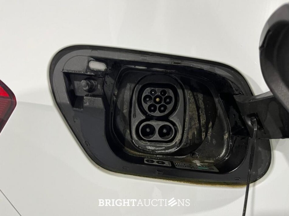 Volkswagen ID.3 Life 58 kWh 143pk 2021 (Origineel-NL), N-079-FZ