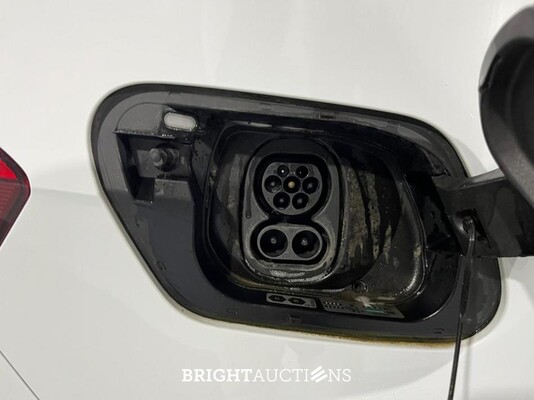 Volkswagen ID.3 Life 58 kWh 143pk 2021 (Origineel-NL), N-079-FZ