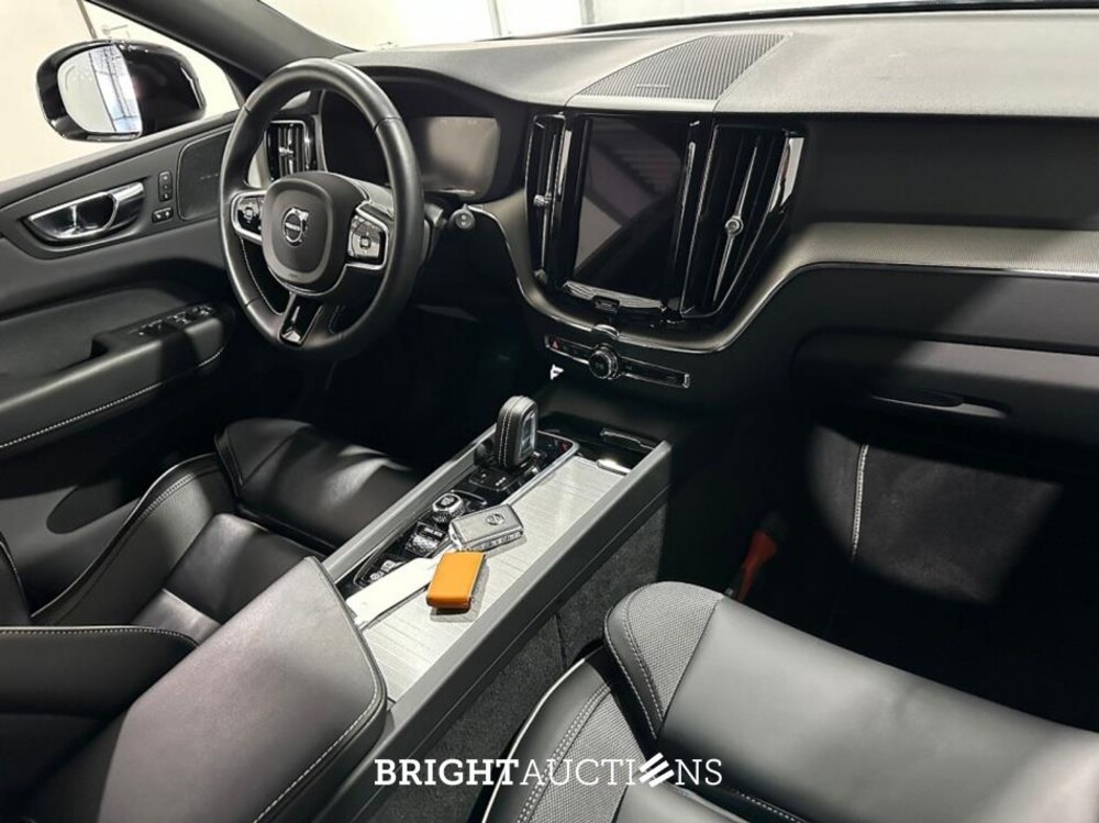 Volvo XC60 B4 R-Design 2.0 197pk 2021 (Origineel-NL), K-849-ZS