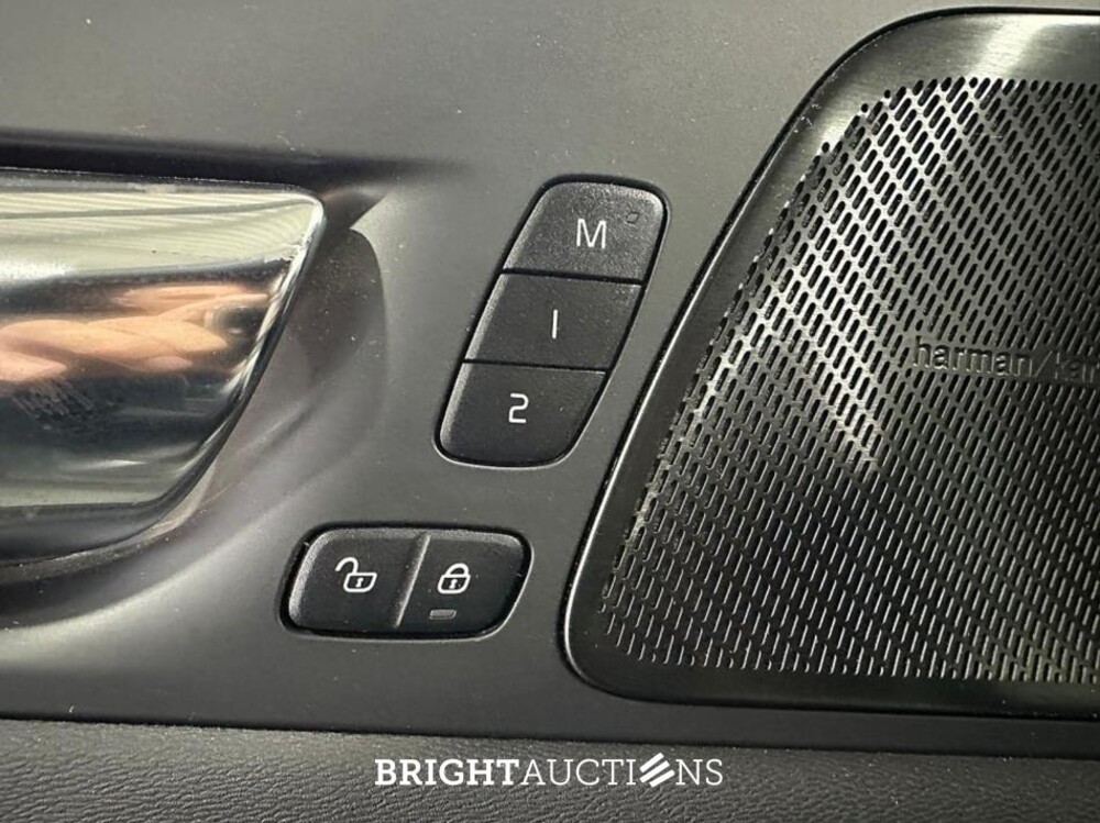 Volvo XC60 B4 R-Design 2.0 197pk 2021 (Origineel-NL), K-849-ZS