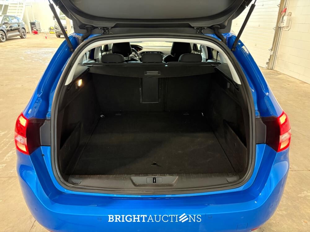Peugeot 308 SW Allure Avantage 1.2 PureTech 131pk 2021, P-669-KV