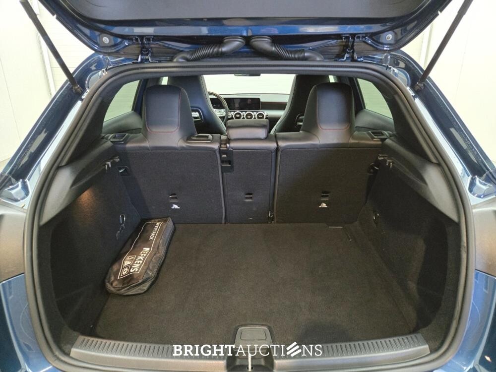 Mercedes-Benz A 180 Business Solution AMG 136pk 2020 (Origineel-NL) A-klasse, H-152-HP