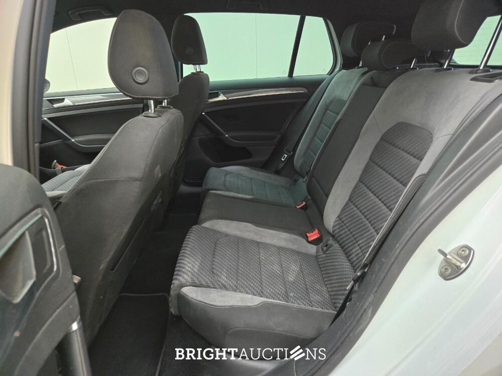 Volkswagen Golf Highline Business R 1.5 TSI 150pk 2019 (Origineel-NL), XG-637-X