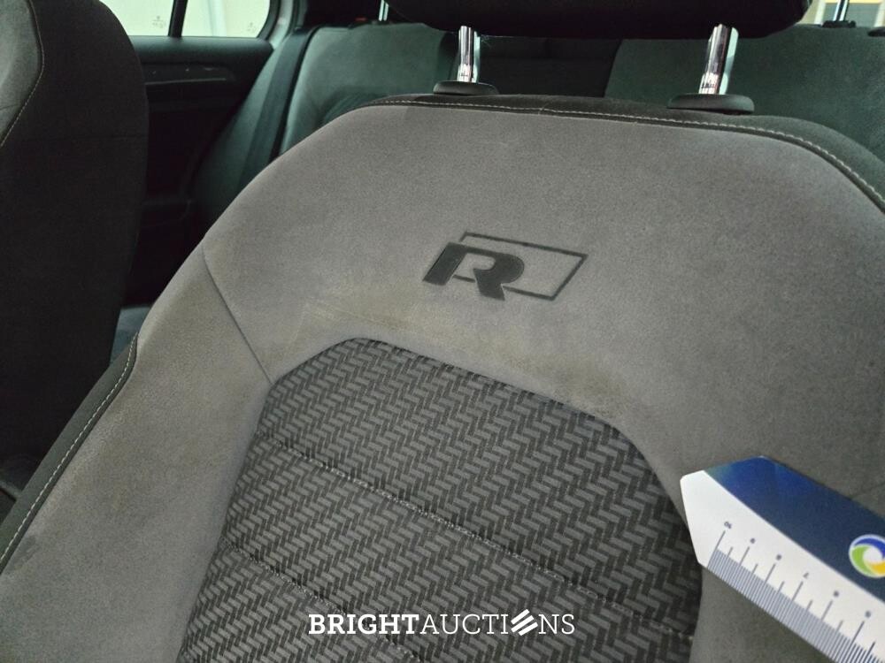 Volkswagen Golf Highline Business R 1.5 TSI 150pk 2019 (Origineel-NL), XG-637-X