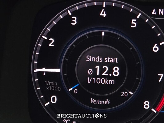 Volkswagen Golf Highline Business R 1.5 TSI 150pk 2019 (Origineel-NL), XG-637-X