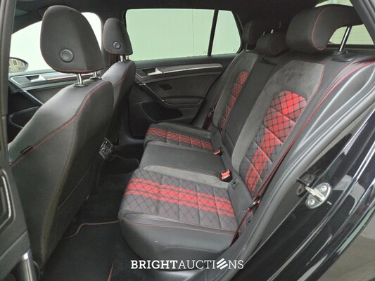 Volkswagen Golf GTI TCR 2.0 TSI 290pk 2019, T-176-XR