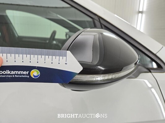 Volkswagen Golf GTI Performance 2.0 TSI 245pk 2017, L-416-LR