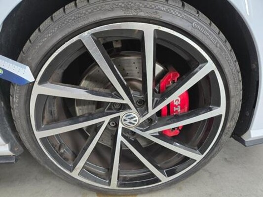 Volkswagen Golf GTI Performance 2.0 TSI 245pk 2017, L-416-LR