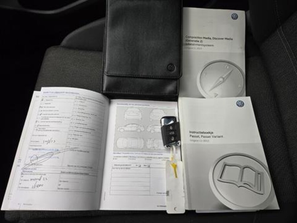Volkswagen Passat Variant ACT Connected Series 1.4 TSI 150pk 2016 (Origineel-NL), JJ-820-G