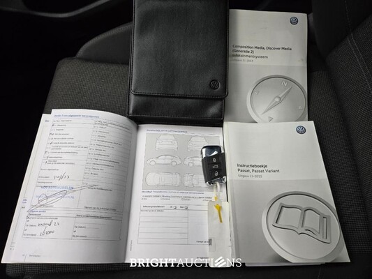 Volkswagen Passat Variant ACT Connected Series 1.4 TSI 150pk 2016 (Origineel-NL), JJ-820-G