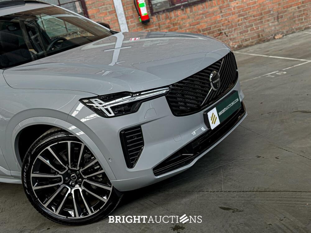 Volvo XC90 T8 AWD Plus Dark 457pk 2025 7-Persoons (1.100 KM) Fabrieksgarantie
